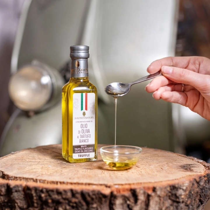 Olivenöl mit weißem Trüffel
